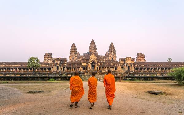 Siem Reap, Campuchia: Nằm ở tây bắc Campuchia, Siem Reap là cửa ngõ dẫn tới khu di tích Angkor nổi tiếng, ngai vàng quyền lực của vương quốc Khmer từ thế kỷ 9 tới thế kỷ 15. Khu di tích khổng lồ này có nhiều công trình, đền đài với kiến trúc tinh xảo, độc đáo. Với 88,96 điểm, Siem Reap đã giành được vị trí số 4.