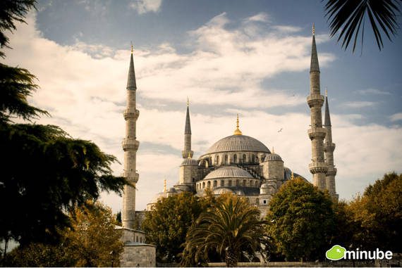 25. Istanbul, Thổ Nhĩ Kỳ Từ những nhà thờ Hồi giáo hoành tráng đến các khu chợ trời nhộn nhịp, Istanbul là thành phố có thể tự hào bởi văn hóa và lịch sử của mình.