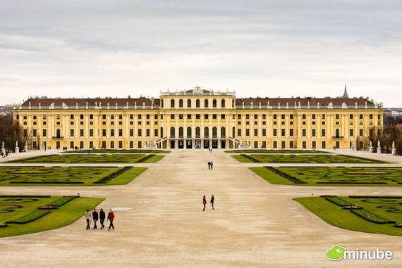 34. Vienna, Áo Vienna là một thành phố tuyệt đẹp với những cung điện đẹp và những quán cà phê thanh lịch, nơi đây cũng được nình chọn là một trong những thành phố dễ sống nhất thế giới.