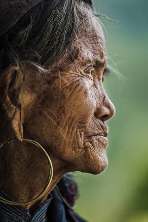 Cụ bà dân tộc H'Mông, 73 tuổi, Sa Pa, Lào Cai.